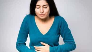 علاج الحموضة وحرقة المعدة والشديدة والارتجاع في المنزل