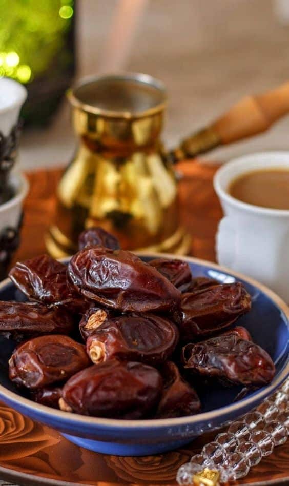 لماذا يُعد التمر أفضل غذاء لإفطار الصائم في شهر مضان